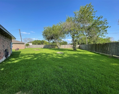 16510 Oxnard Lane - Photo Thumbnail 32
