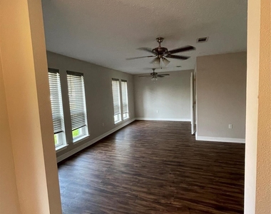 16510 Oxnard Lane - Photo Thumbnail 5