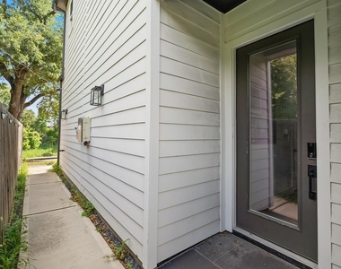 4032 Porter Street - Photo Thumbnail 1