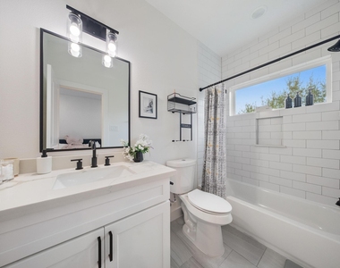4032 Porter Street - Photo Thumbnail 18
