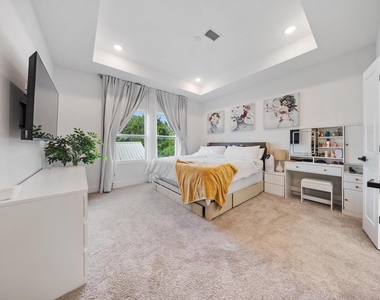 4032 Porter Street - Photo Thumbnail 11