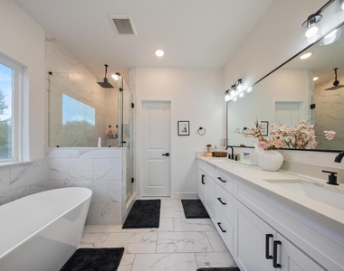 4032 Porter Street - Photo Thumbnail 14