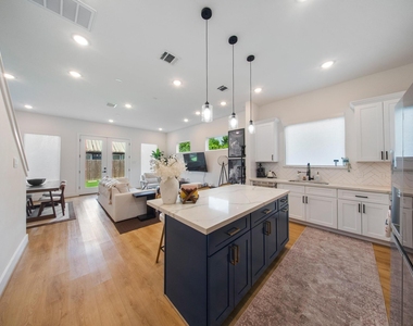 4032 Porter Street - Photo Thumbnail 4