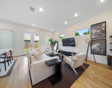 4032 Porter Street - Photo Thumbnail 7