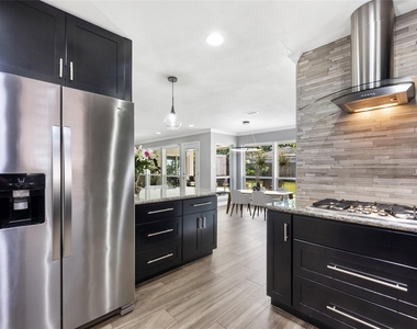 12539 Honeywood Trail - Photo Thumbnail 10