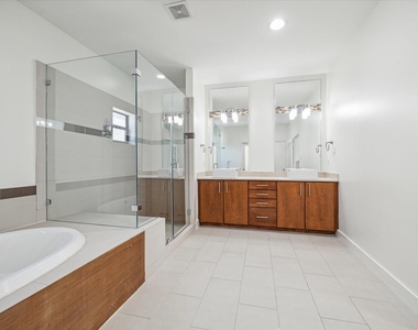 1316 Welch Street - Photo Thumbnail 12