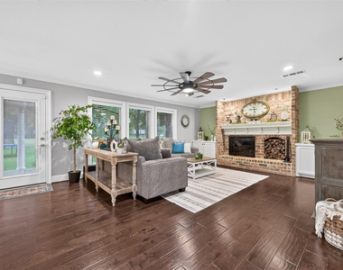 746 Stone Mountain Drive - Photo Thumbnail 11