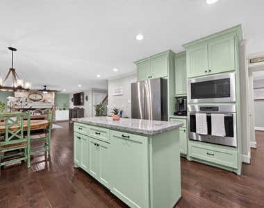 746 Stone Mountain Drive - Photo Thumbnail 6