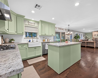 746 Stone Mountain Drive - Photo Thumbnail 5