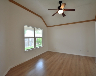 9238 Clearwood Landing Boulevard - Photo Thumbnail 9