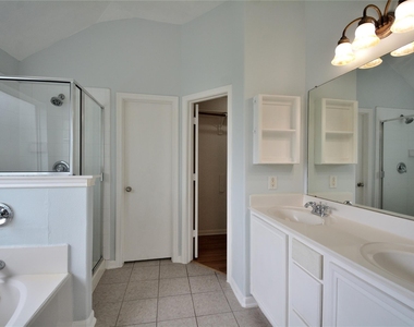 9238 Clearwood Landing Boulevard - Photo Thumbnail 12