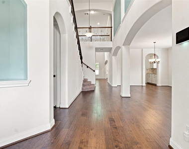 3020 Rocky Canyon Drive - Photo Thumbnail 4