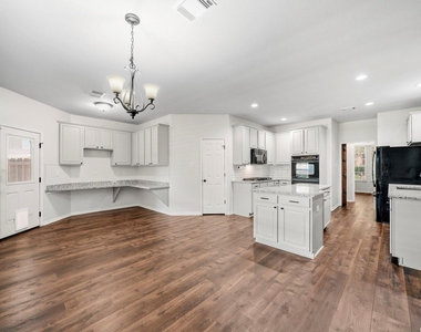 2875 Wimbledon Lane - Photo Thumbnail 3