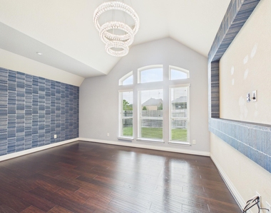 2807 Naples Park Lane - Photo Thumbnail 15