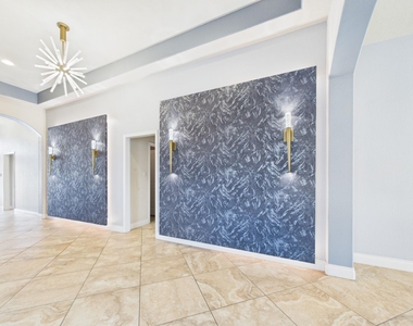 2807 Naples Park Lane - Photo Thumbnail 9