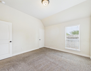 2807 Naples Park Lane - Photo Thumbnail 18