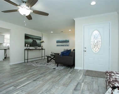 8741 Blankenship Drive - Photo Thumbnail 7
