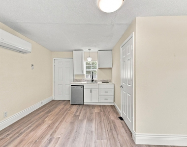 1012 W Hart Avenue - Photo Thumbnail 14