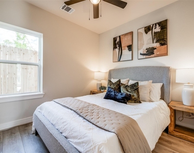 6514 Old Olive Tree Drive - Photo Thumbnail 7
