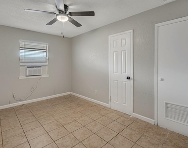 4718 Carmen Street - Photo Thumbnail 3