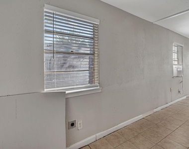 4718 Carmen Street - Photo Thumbnail 9