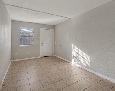 4718 Carmen Street - Photo Thumbnail 10