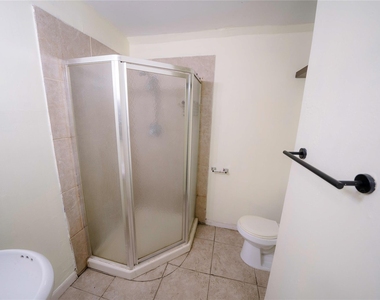 2303 Chestnut Street - Photo Thumbnail 3