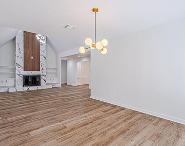 3406 Forest Village Drive - Photo Thumbnail 12