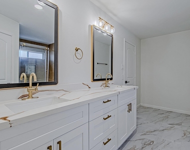 3406 Forest Village Drive - Photo Thumbnail 31
