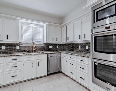 3406 Forest Village Drive - Photo Thumbnail 16