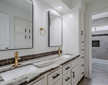 3406 Forest Village Drive - Photo Thumbnail 34