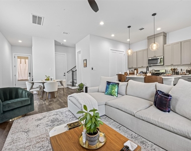 5737 White Magnolia Street - Photo Thumbnail 7