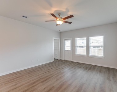 8555 Blueberry Ash Street - Photo Thumbnail 11