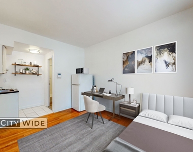257 East 61st Street - Photo Thumbnail 1