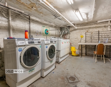 257 East 61st Street - Photo Thumbnail 4