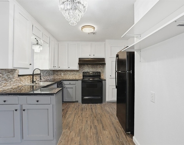 612 Sunset Lane - Photo Thumbnail 2