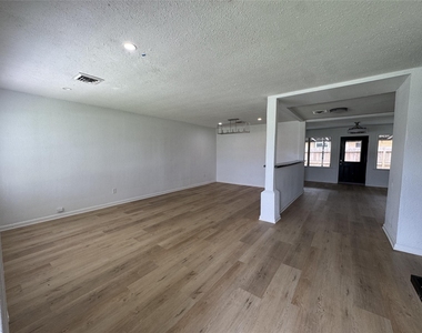 612 Sunset Lane - Photo Thumbnail 8