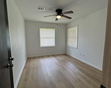 612 Sunset Lane - Photo Thumbnail 13