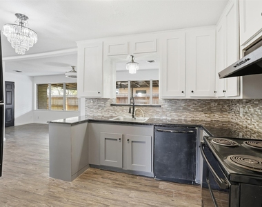 612 Sunset Lane - Photo Thumbnail 3