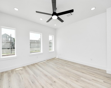 4410 Allen Street - Photo Thumbnail 14