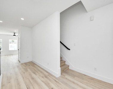 4410 Allen Street - Photo Thumbnail 11