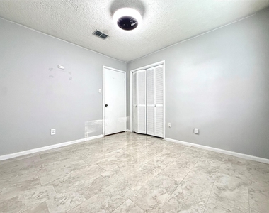 9002 Sabastian Drive - Photo Thumbnail 20