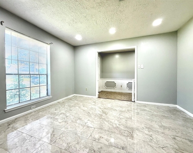 9002 Sabastian Drive - Photo Thumbnail 5