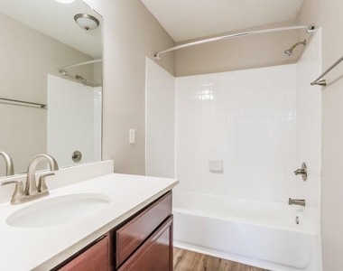 2507 Kiplands Way Drive - Photo Thumbnail 8