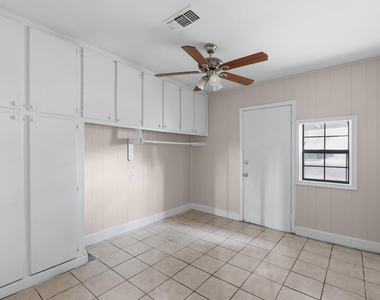 6926 Finch Street - Photo Thumbnail 5