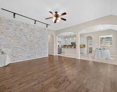 146 Kinnerly Peak Place - Photo Thumbnail 13