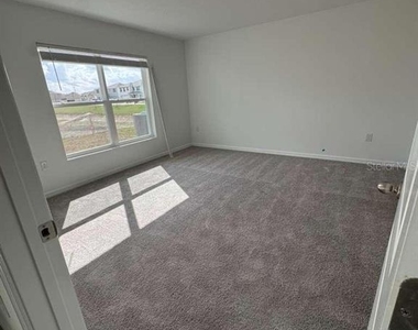 37066 Kings Crown Drive - Photo Thumbnail 12