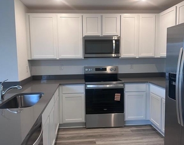 37066 Kings Crown Drive - Photo Thumbnail 10