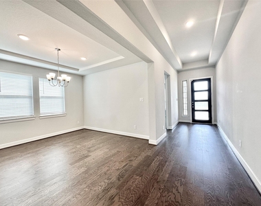 9218 Rocking Plain Lane - Photo Thumbnail 5