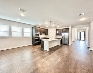 9218 Rocking Plain Lane - Photo Thumbnail 11